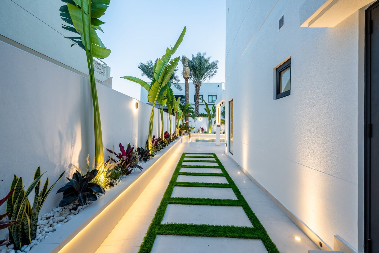 Fully renovated open-plan kitchen with island, The Meadows, Dubai