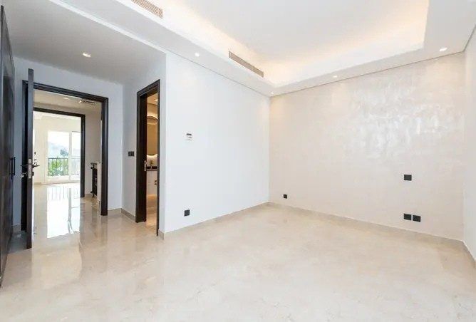 Palmera Arabian Ranches villa renovation — bedroom after renovation, Crownstone